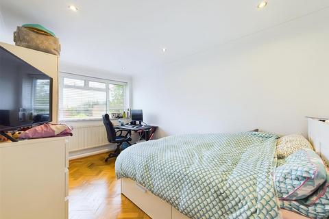 26 Abbey Close, Pinner, HA5 2AW