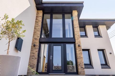 5 bedroom detached house for sale, West Bank, Crowland