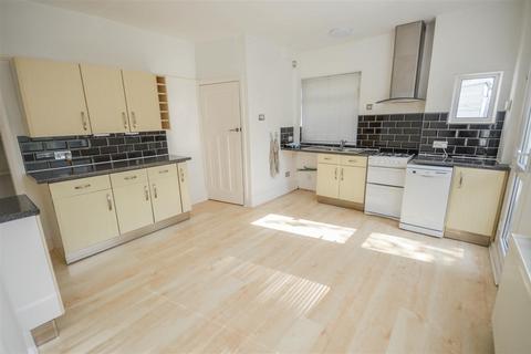 2 bedroom semi-detached house to rent, Hurlfield Avenue, S12