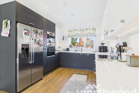 4 bedroom detached house for sale, Highwood Drive, Chilmington Lakes, Ashford, TN23