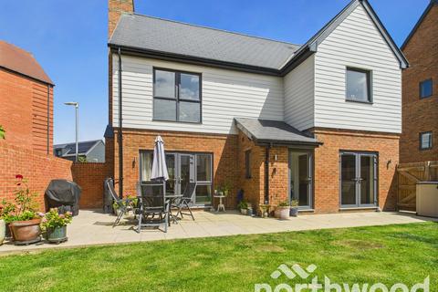 4 bedroom detached house for sale, Highwood Drive, Chilmington Lakes, Ashford, TN23
