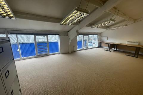 Warehouse to rent, Ongar Rd Dunmow CM6 1EU