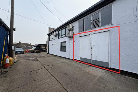 Warehouse to rent, Ongar Rd Dunmow CM6 1EU