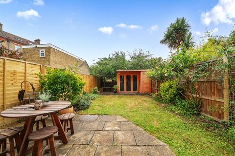 2 bedroom apartment for sale, Charlton Road, Blackheath