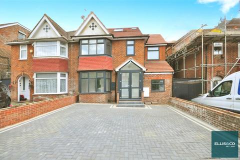 3 bedroom apartment for sale, Pennine Drive, Cricklewood, NW2