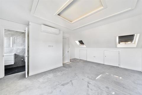 26 Endway, Surbiton, KT5 9BT