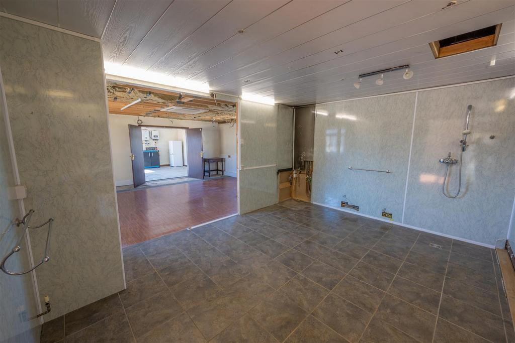 5 Bathroom 2 resize.jpg