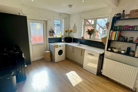 3 bedroom semi-detached house for sale, Seaton Avenue, Tupsley, Hereford