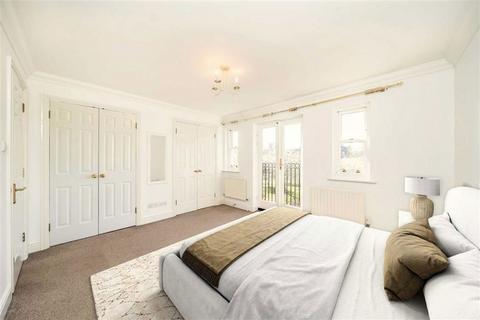 4 bedroom house for sale, Admiralty Way, Teddington TW11