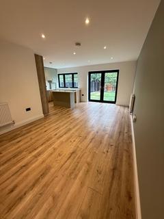 2 bedroom flat to rent, 369 Greenford Avenue, W7