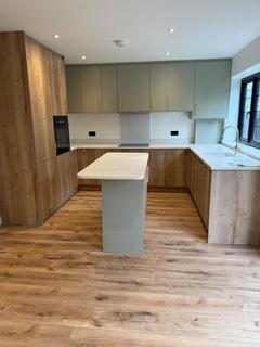 2 bedroom flat to rent, 369 Greenford Avenue, W7