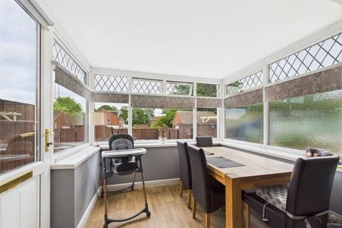24 Queens Drive, Whitby, YO22 4HW