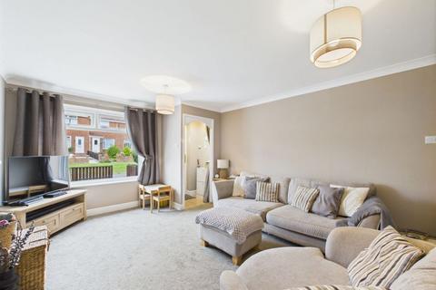 24 Queens Drive, Whitby, YO22 4HW