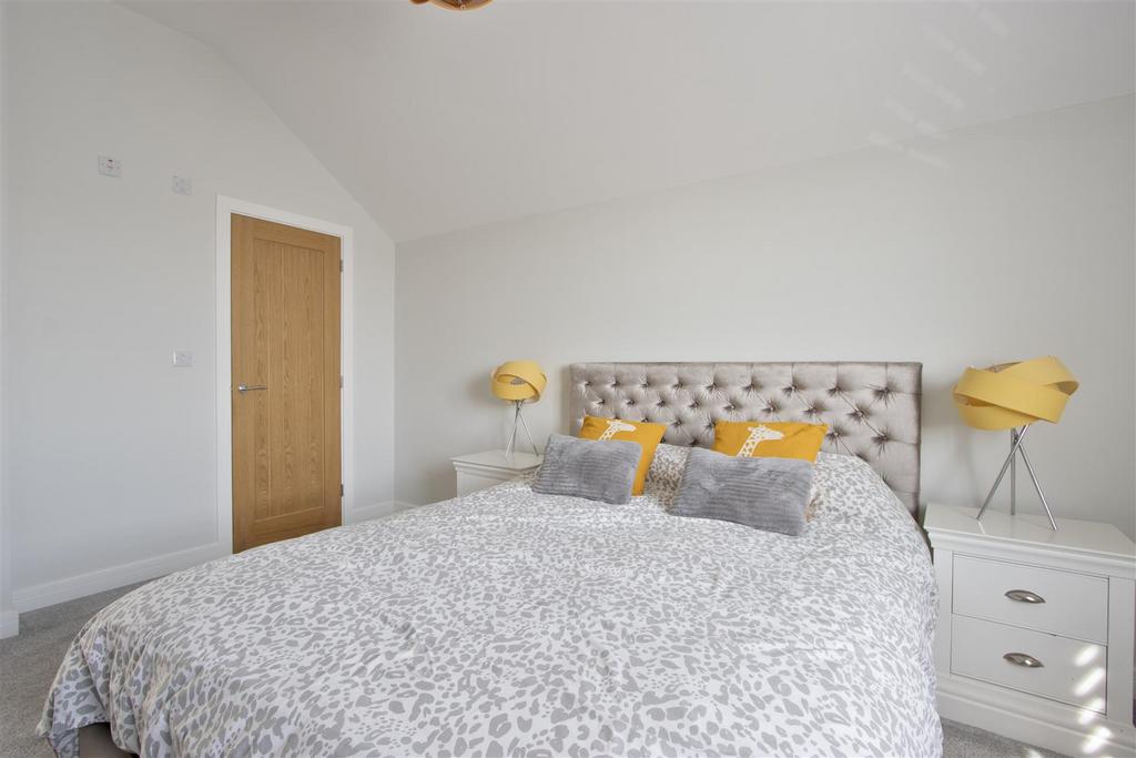 Master Bedroom - Pic 2