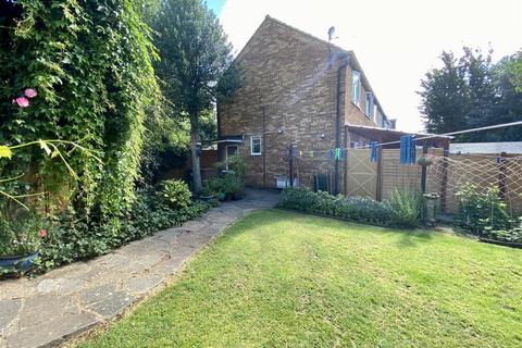 12 Highview Close, Potters Bar, EN6 5PF