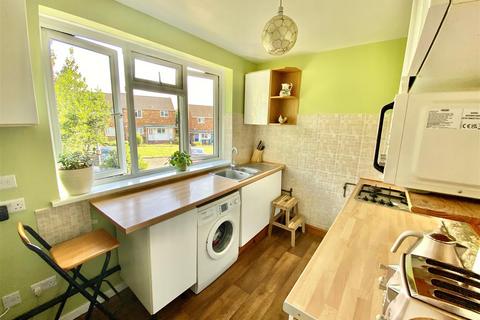 12 Highview Close, Potters Bar, EN6 5PF