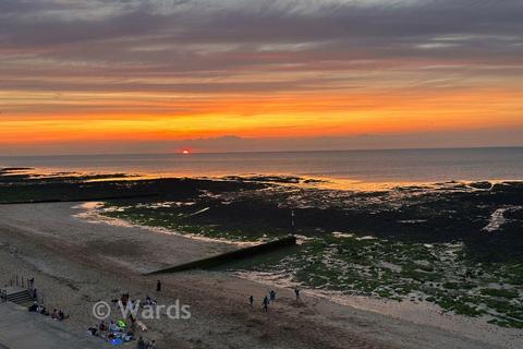 2 bedroom flat for sale, Highcliffe Hall, Margate CT9