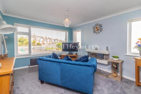 8 Frinton Grove, Blackpool, FY2 0DD