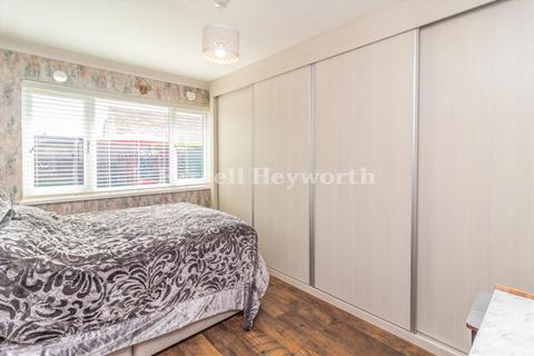 8 Frinton Grove, Blackpool, FY2 0DD