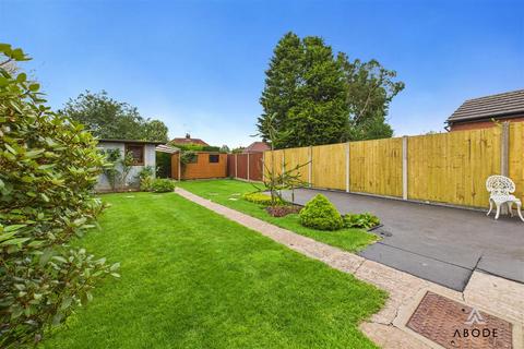 64 Howitt Crescent, Uttoxeter, ST14 7AU