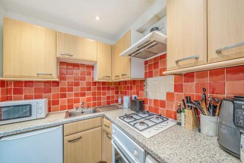 2 bedroom flat for sale, Bedford Road, London SW4