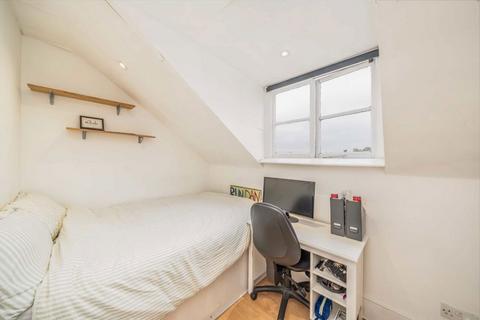 2 bedroom flat for sale, Bedford Road, London SW4
