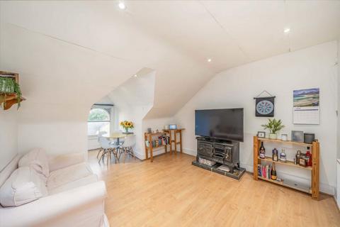 2 bedroom flat for sale, Bedford Road, London SW4