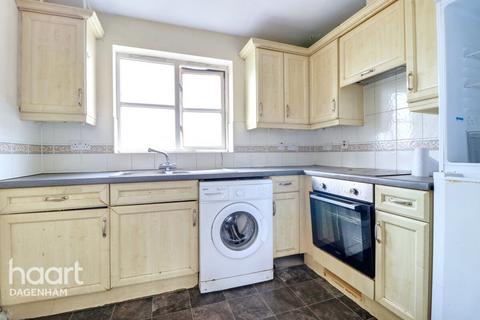 2 bedroom flat for sale, Causton Square, Dagenham