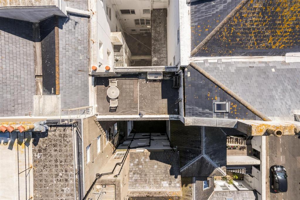 Flat 16, 5-6 Sussex Square-21.jpg
