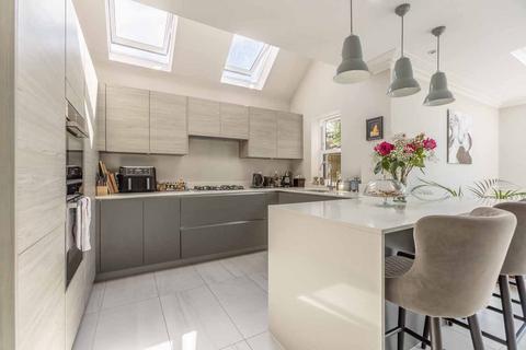 4 bedroom semi-detached house for sale, Hawthorn Lane, Farnham Common SL2