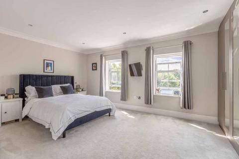 4 bedroom semi-detached house for sale, Hawthorn Lane, Farnham Common SL2