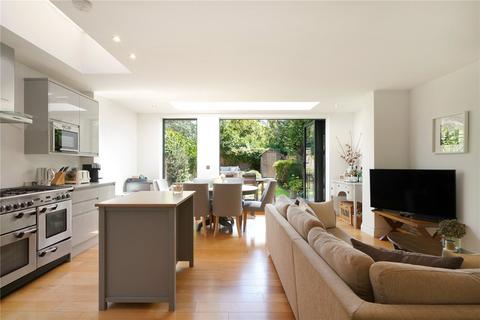 3 bedroom apartment for sale, Ferme Park Road, London, N8