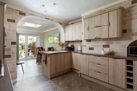 undefined, Hevers Avenue, Horley, Surrey, RH6
