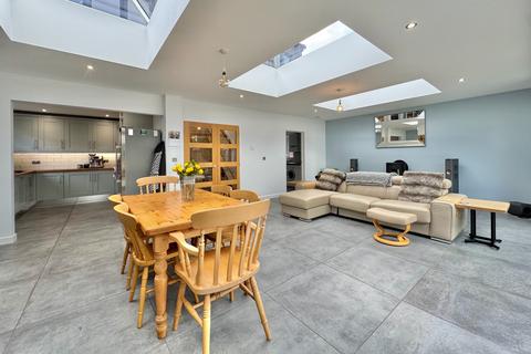4 bedroom detached house for sale, Peters Road, Locks Heath