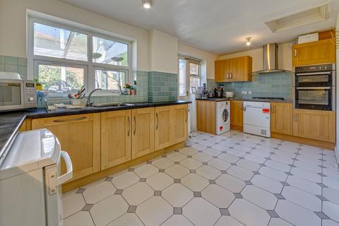 4 bedroom detached house for sale, Glendevon Close, Edgware, HA8
