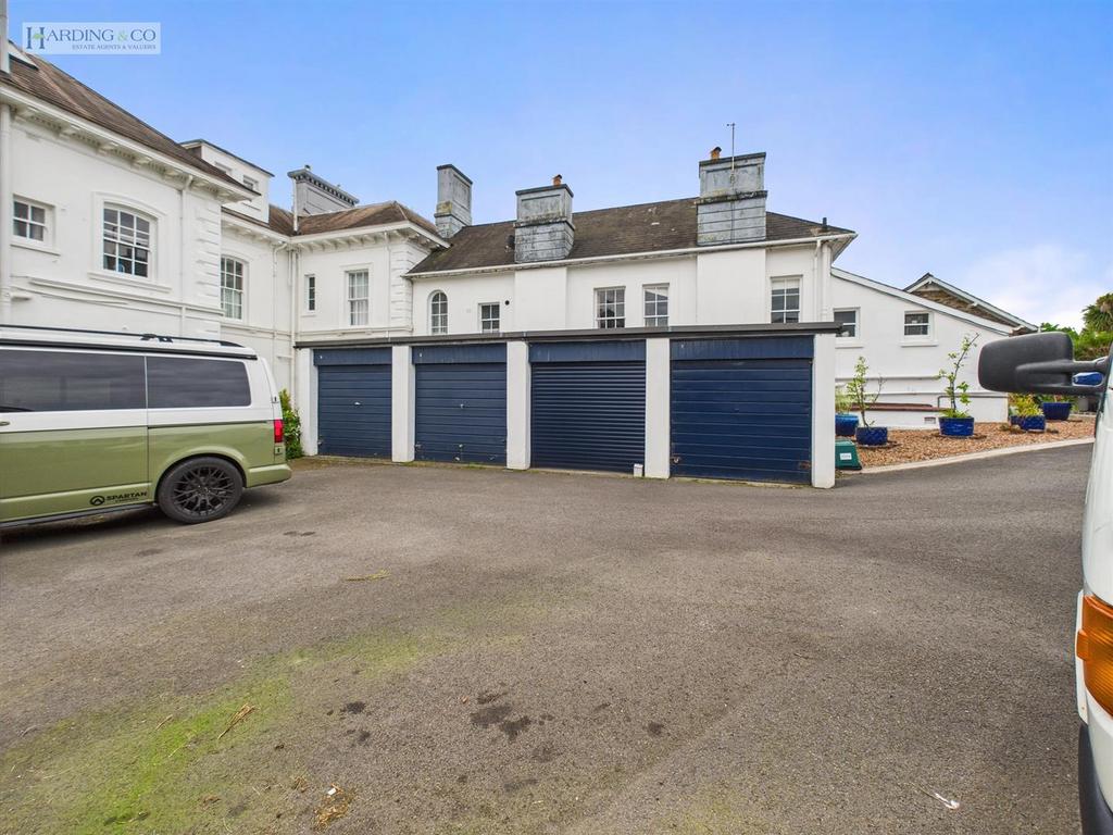 Garage 1st left.jpg