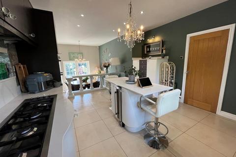 4 bedroom detached house for sale, Mottram Old Road, Stalybridge SK15