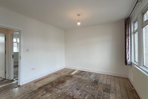 3 bedroom terraced house to rent, Norman Road, Ilford IG1