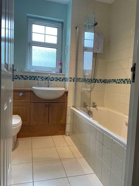 5277-20210528150453-duff-street-bathroom