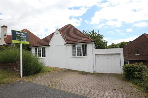 3 bedroom detached bungalow to rent, Galliers Close, Brighton
