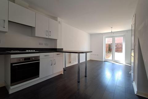 3 bedroom terraced house to rent, Heol Cae Pownd, LLANELLI
