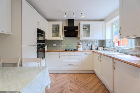 2 bedroom semi-detached house for sale, Denbigh Close, Dudley