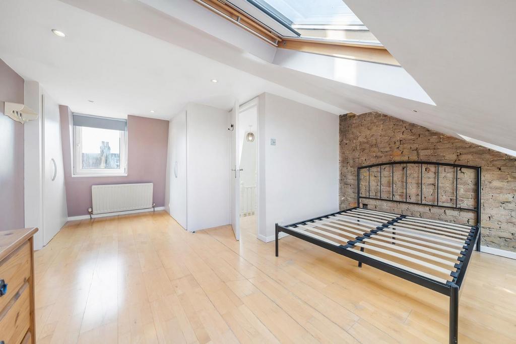 Principal bedroom