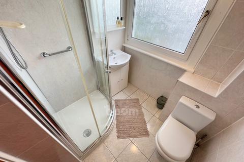 28 Crummock Gardens, Beith, KA15 2HD