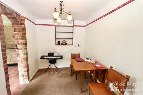 2 bedroom semi-detached bungalow for sale, Inwood Road, Wembdon, Bridgwater TA6