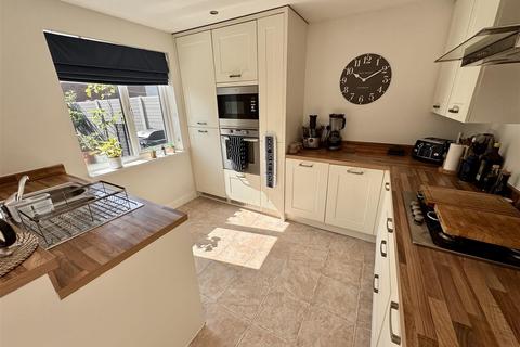 44 Clos Maes Rhedyn, Gorslas, Llanelli, SA14 6SG