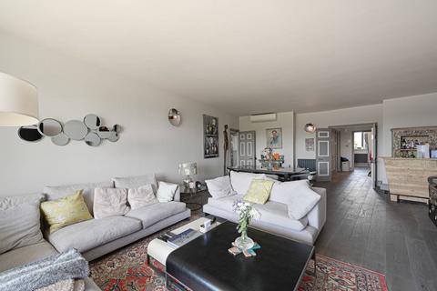 2 bedroom flat for sale, Chelsea Crescent, Chelsea, London, SW10