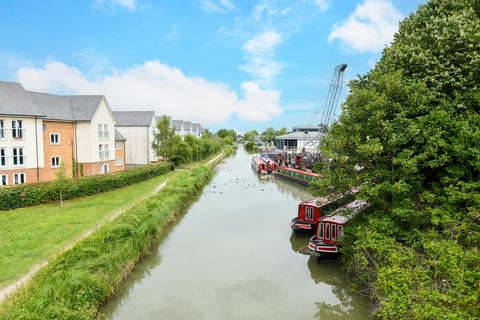 2 bedroom flat for sale, Staverton