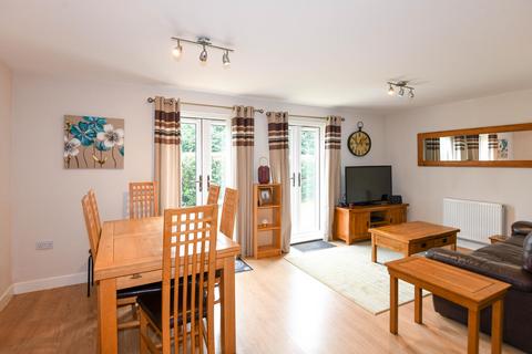 2 bedroom flat for sale, Staverton