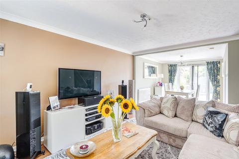 3 bedroom terraced house for sale, Carisbrooke Drive, West Durrington, Worthing, West Sussex, BN13